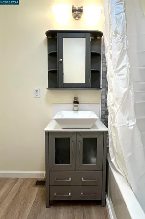 $2,600 | 192 Viewmont Avenue, Vallejo, CA 94590