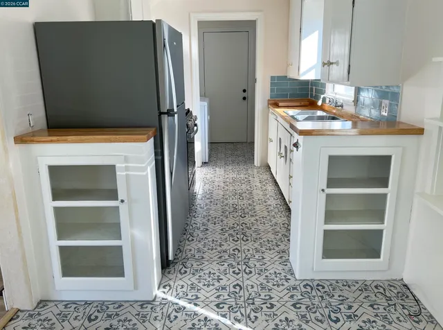 $2,600 | 192 Viewmont Avenue, Vallejo, CA 94590