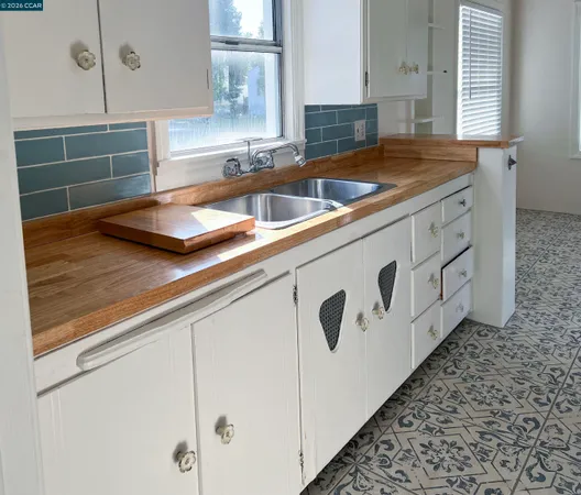 $2,600 | 192 Viewmont Avenue, Vallejo, CA 94590