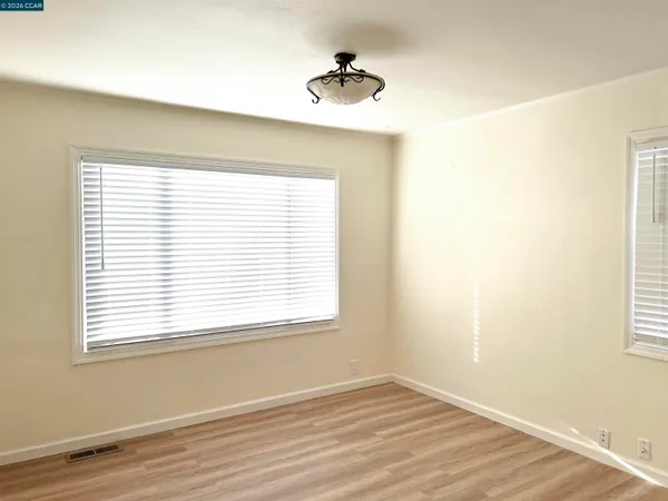 $2,600 | 192 Viewmont Avenue, Vallejo, CA 94590