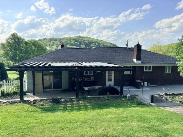 2434 Race Track Road Youngwood, PA 15697 - Photo 6 of 37