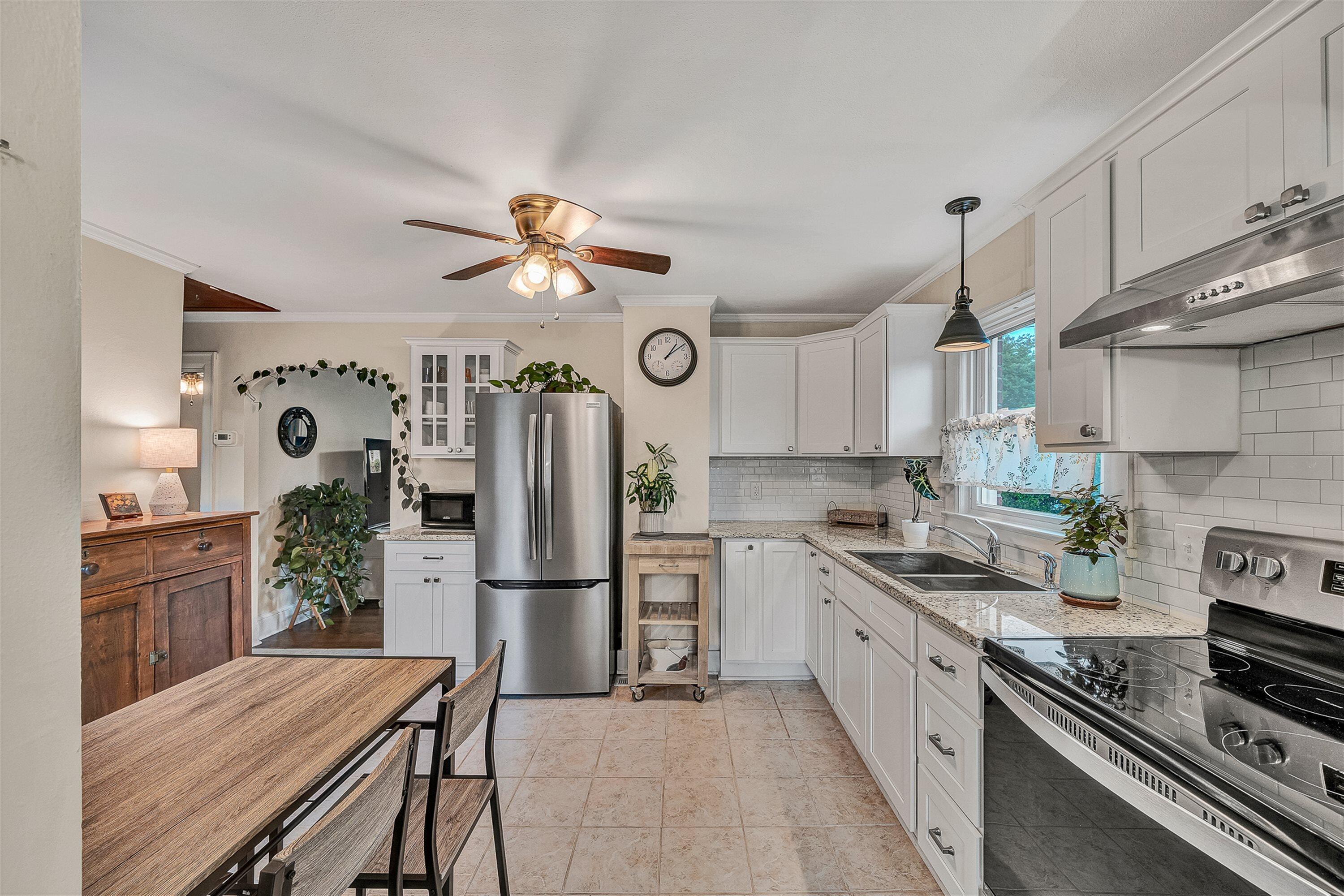 1119 Gearhart Road Southeast Roanoke, VA 24014 - Photo 9 of 24 08-VM-07650