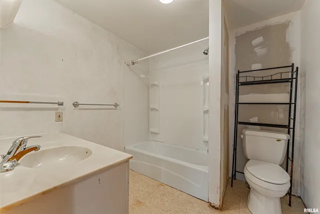 $39,000 | 433 8th Street, Lincoln, IL 62656