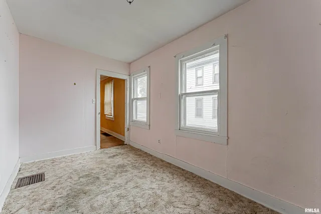 $39,000 | 433 8th Street, Lincoln, IL 62656