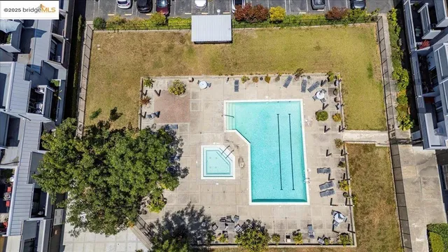 $299,000 | 5 Embarcadero, Unit 130, Oakland, CA 94607