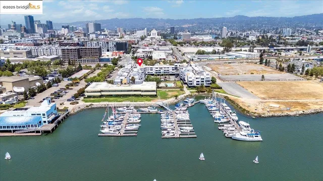 $299,000 | 5 Embarcadero, Unit 130, Oakland, CA 94607