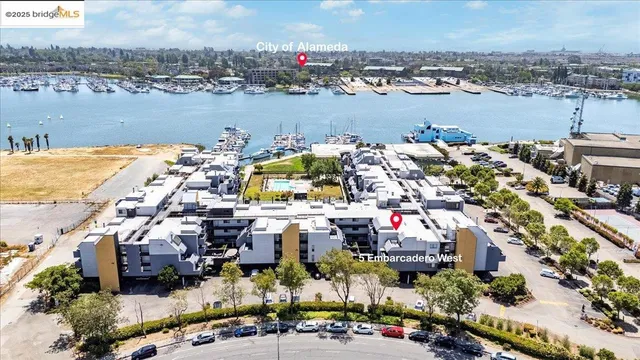 $299,000 | 5 Embarcadero, Unit 130, Oakland, CA 94607