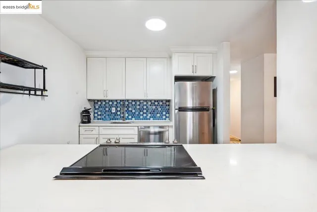 $299,000 | 5 Embarcadero, Unit 130, Oakland, CA 94607