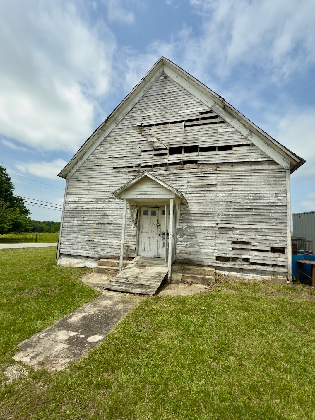 15 Joe Blanton Road Woodbury, TN 37190 - Photo 5 of 15 a view of a big room with an empty space