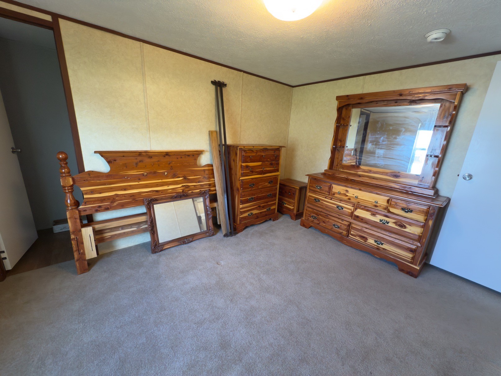 15 Joe Blanton Road Woodbury, TN 37190 - Photo 10 of 15 a living room with furniture and a flat screen tv