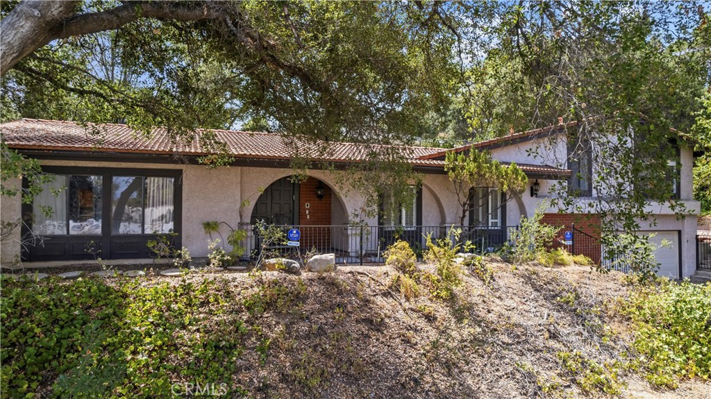 4444 Rochelle Place Encino, CA 91316 - Photo 3 of 55 Gallery Image 3