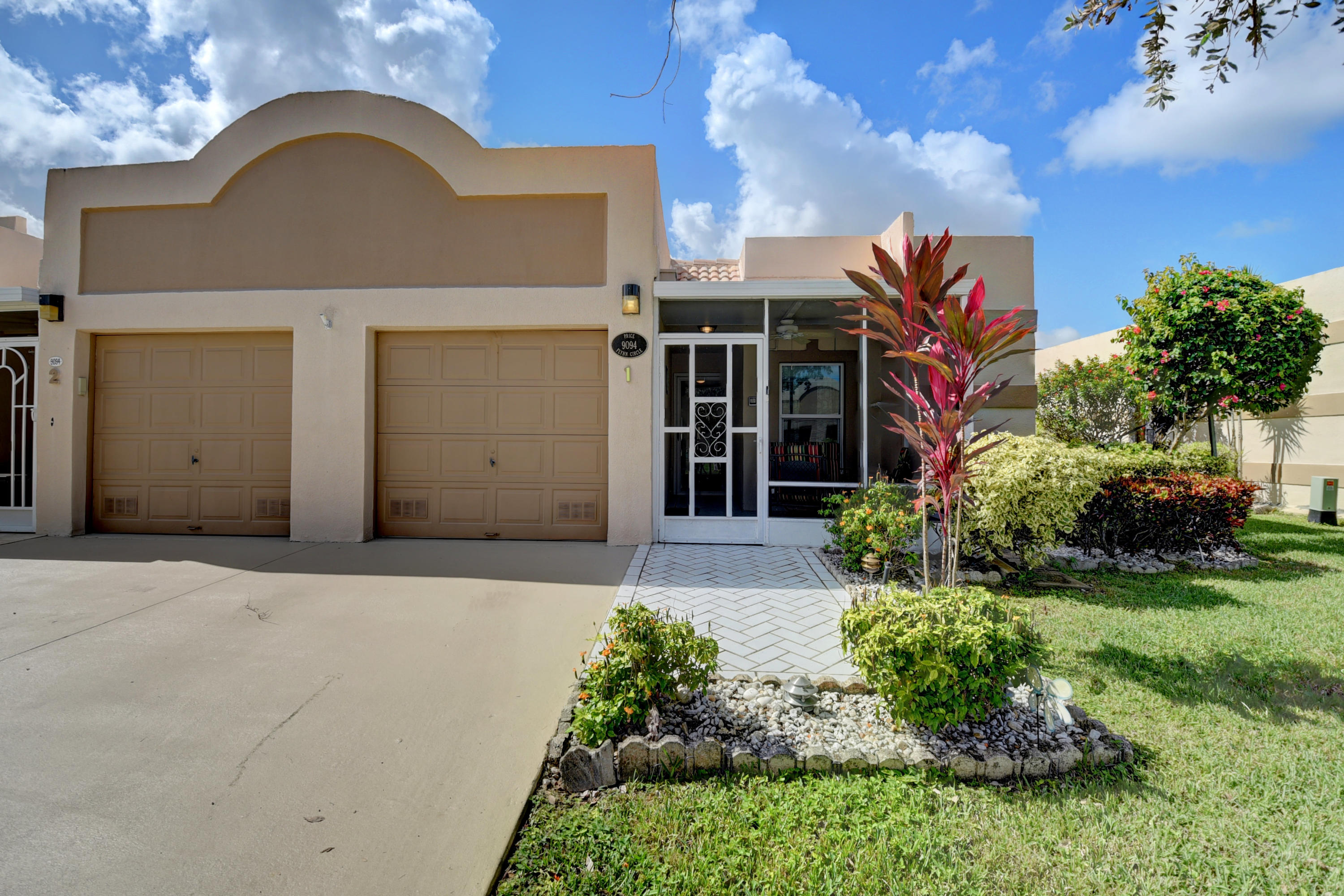 9094 Flynn Circle, Unit 1 Boca Raton, FL 33496 - Photo 4 of 23 Corner Unit