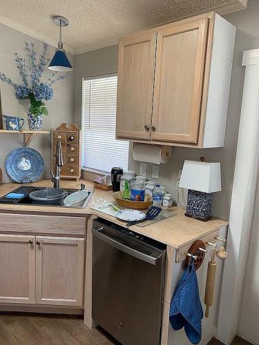 777 Walkerbilt Road Naples, FL 34110 - Photo 10 of 68