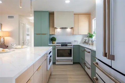 $679,000 | 243 45th Avenue Northeast, St. Petersburg, FL 33703