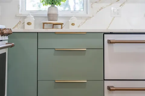 $679,000 | 243 45th Avenue Northeast, St. Petersburg, FL 33703