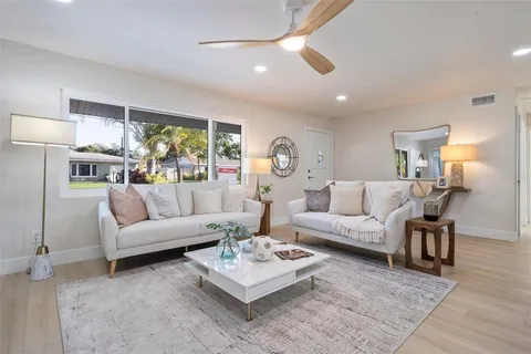 $679,000 | 243 45th Avenue Northeast, St. Petersburg, FL 33703