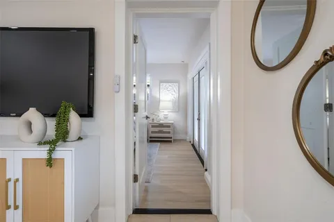 $679,000 | 243 45th Avenue Northeast, St. Petersburg, FL 33703