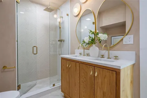 $679,000 | 243 45th Avenue Northeast, St. Petersburg, FL 33703