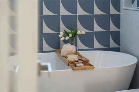 $679,000 | 243 45th Avenue Northeast, St. Petersburg, FL 33703