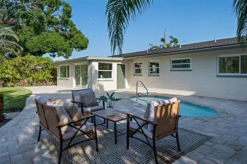 $679,000 | 243 45th Avenue Northeast, St. Petersburg, FL 33703