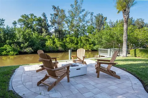 $679,000 | 243 45th Avenue Northeast, St. Petersburg, FL 33703