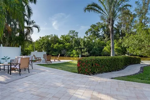 $679,000 | 243 45th Avenue Northeast, St. Petersburg, FL 33703