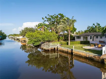 $679,000 | 243 45th Avenue Northeast, St. Petersburg, FL 33703