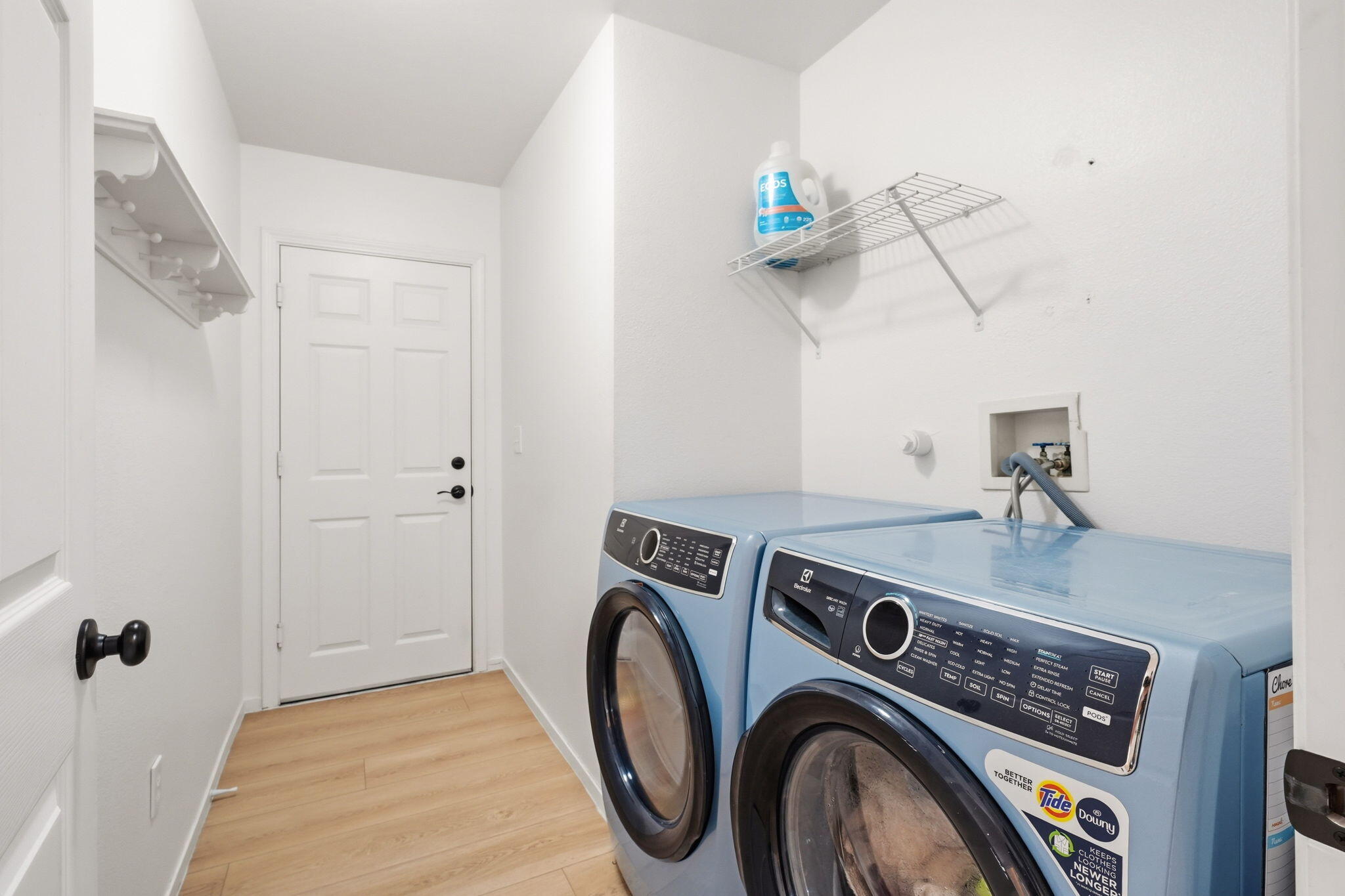 1803 Stetson Way Redding, CA 96003 - Photo 24 of 32 Indoor Laundry