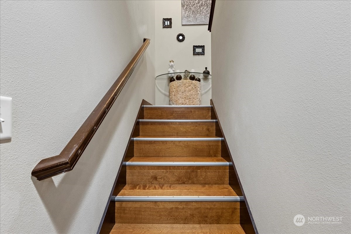 431 Barry Loop Mount Vernon, WA 98274 - Photo 17 of 32 a view of entryway