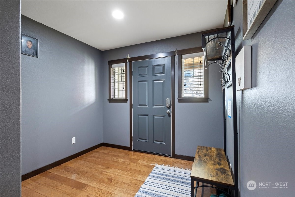 431 Barry Loop Mount Vernon, WA 98274 - Photo 4 of 32 a view of an empty room