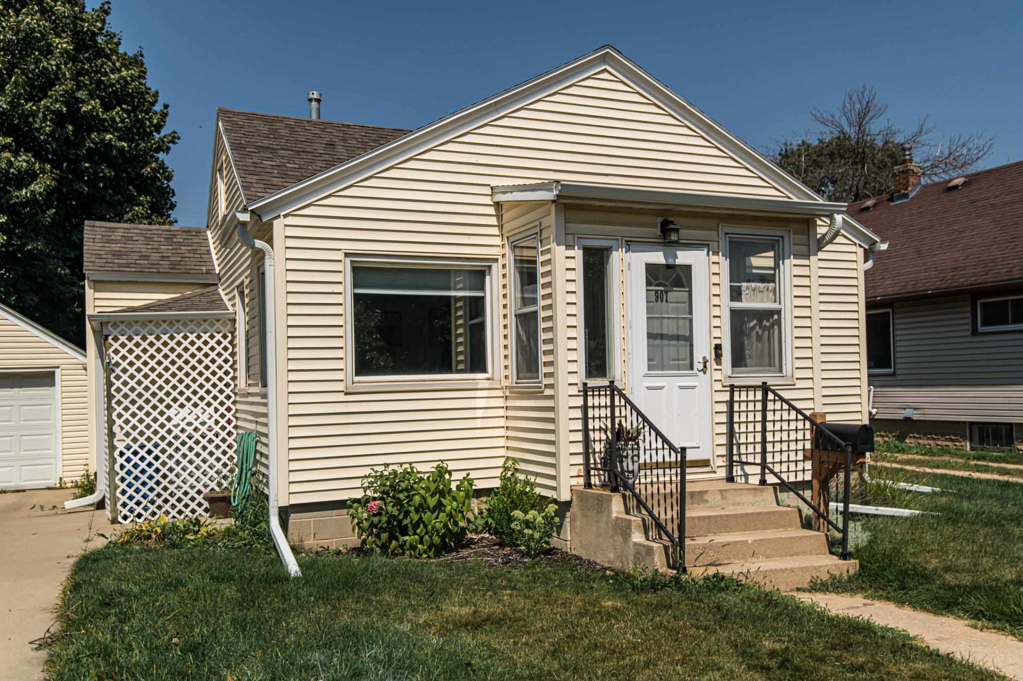 907 11th Street Southeast Rochester, MN 55904 - Photo 1 of 1