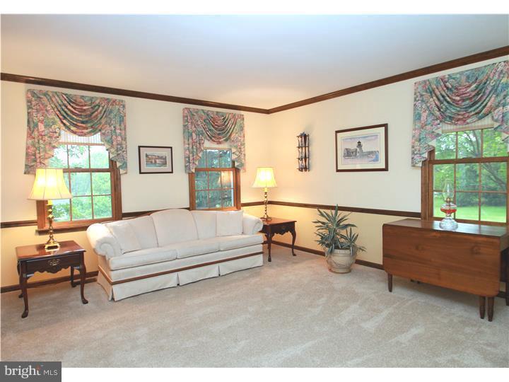 182 Firethorn Road Newtown, PA 18940 - Photo 2 of 18 Living Room