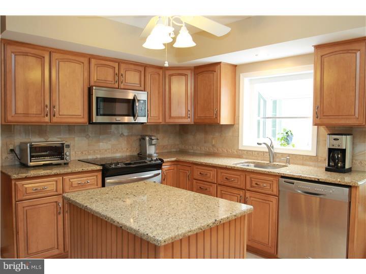 182 Firethorn Road Newtown, PA 18940 - Photo 5 of 18 Kitchen