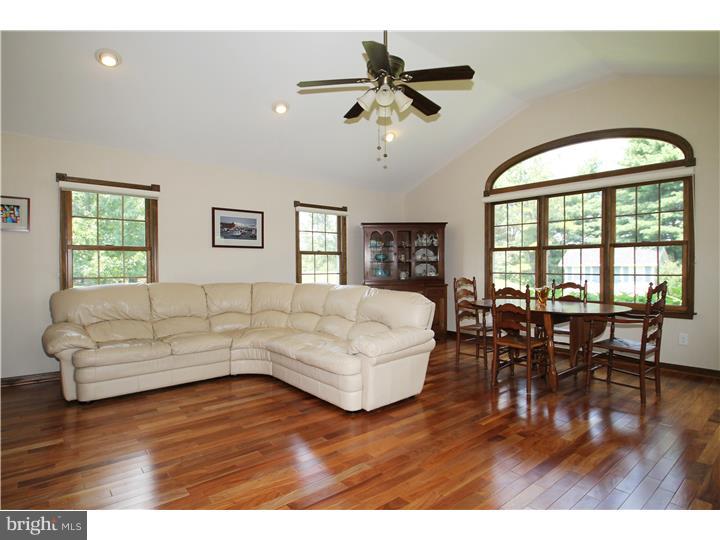 182 Firethorn Road Newtown, PA 18940 - Photo 8 of 18 Great Room