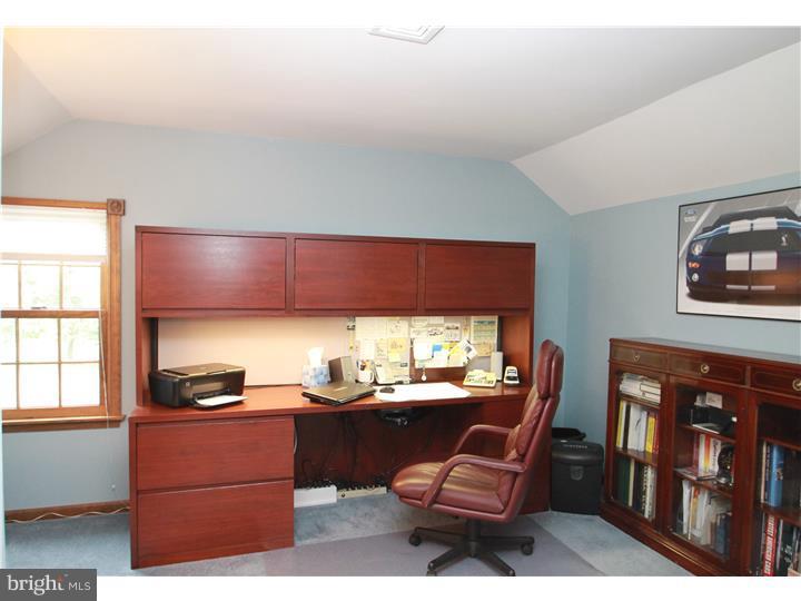 182 Firethorn Road Newtown, PA 18940 - Photo 10 of 18 Office / Study