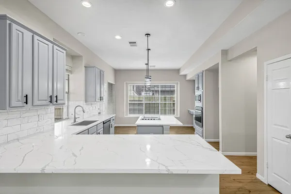 $2,350 | 8827 Lawncliff Lane, Houston, TX 77040