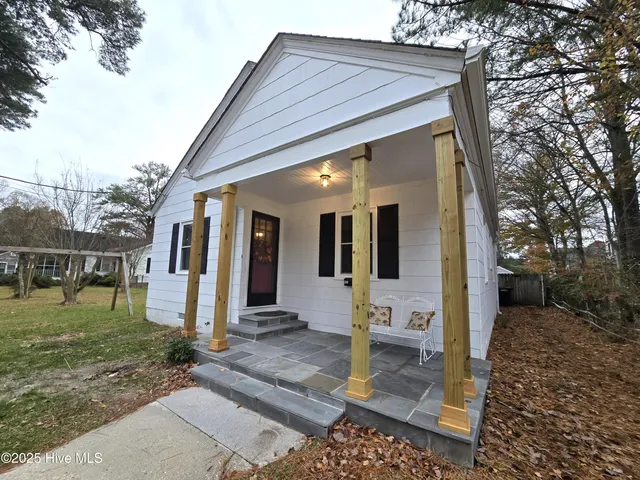 $1,750 | 903 Raleigh Street, Elizabeth City, NC 27909