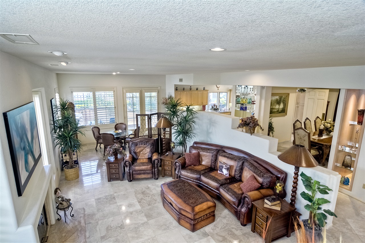 7395 Alicante Road Carlsbad, CA 92009 - Photo 2 of 25 Gallery Image 2
