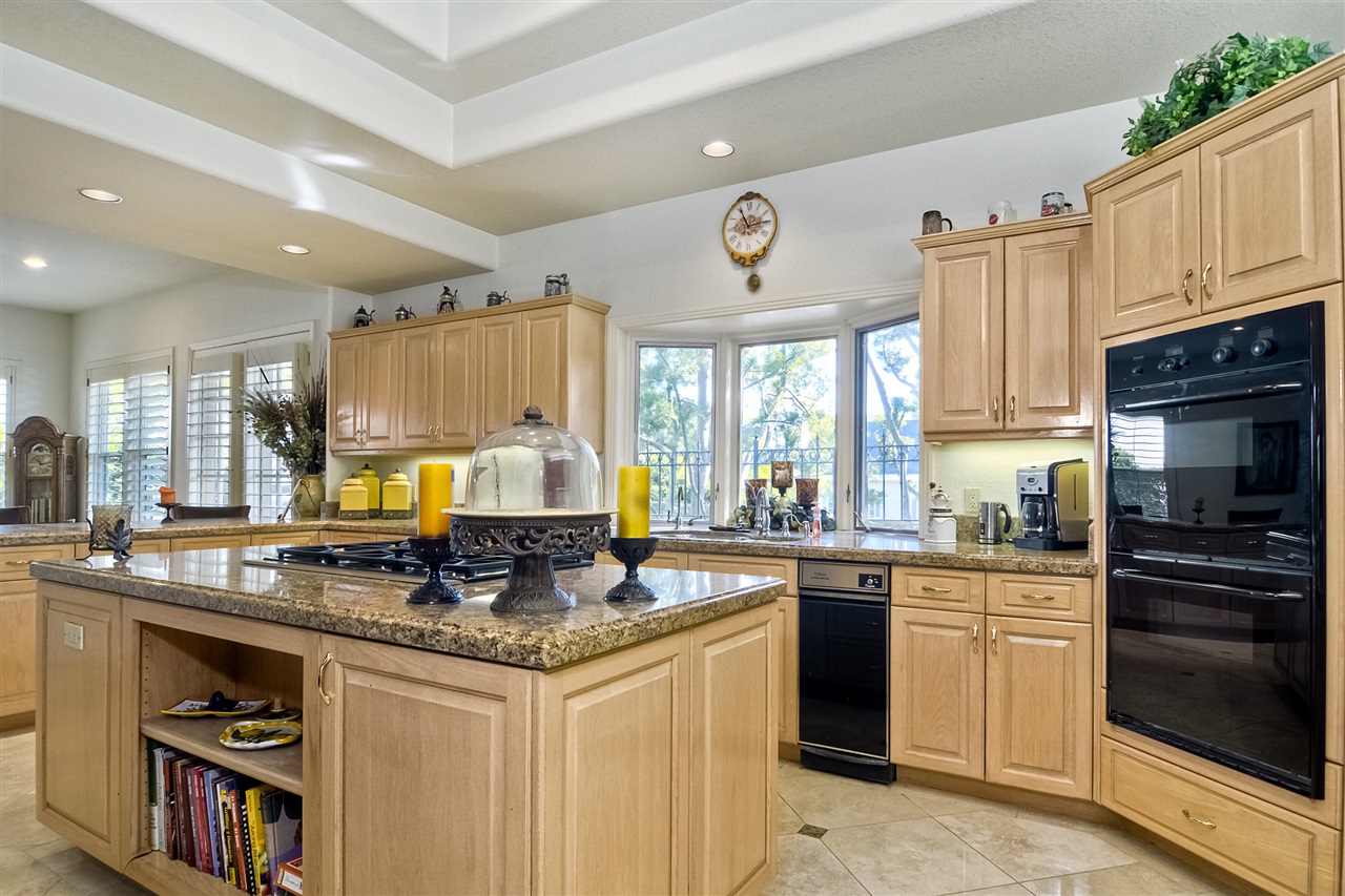 7395 Alicante Road Carlsbad, CA 92009 - Photo 16 of 25 Gallery Image 16