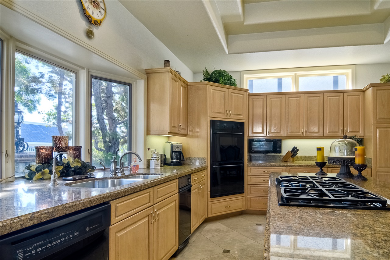 7395 Alicante Road Carlsbad, CA 92009 - Photo 21 of 25 Gallery Image 21