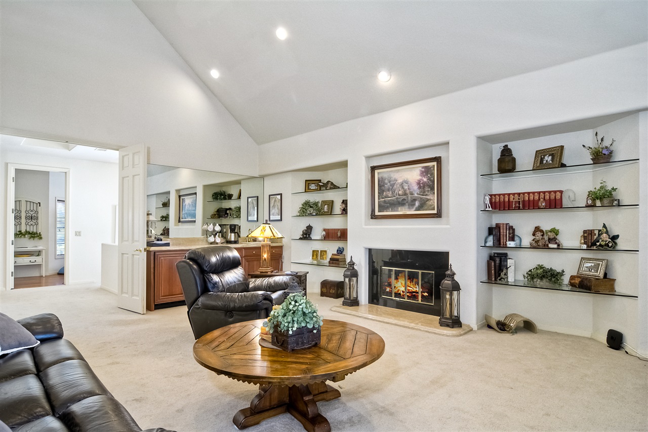 7395 Alicante Road Carlsbad, CA 92009 - Photo 6 of 25 Gallery Image 6
