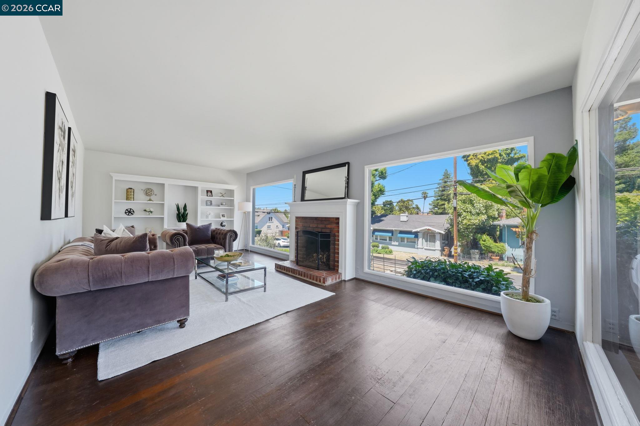 848 Talbart Street Martinez, CA 94553 - Photo 4 of 50