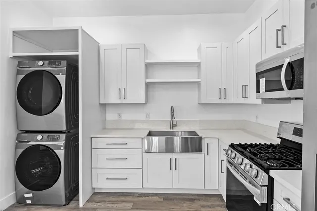 $2,500 | 19613 Lanark Street, Unit 1/2, Reseda, CA 91335