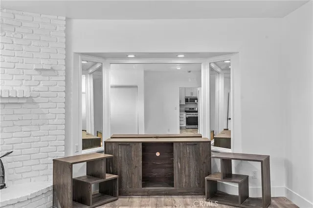 $2,500 | 19613 Lanark Street, Unit 1/2, Reseda, CA 91335