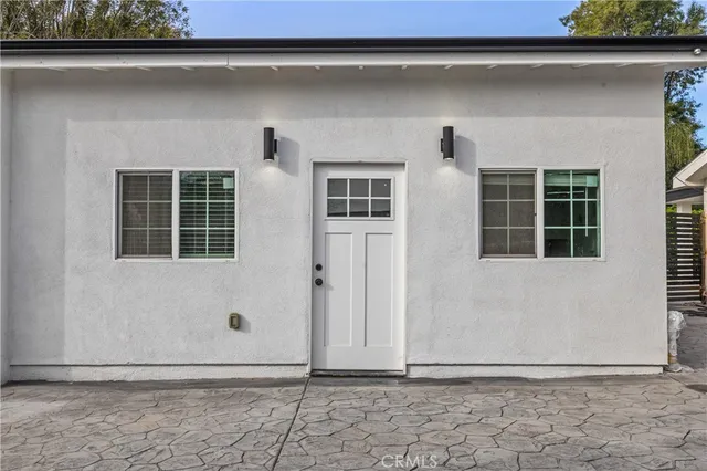 $2,500 | 19613 Lanark Street, Unit 1/2, Reseda, CA 91335