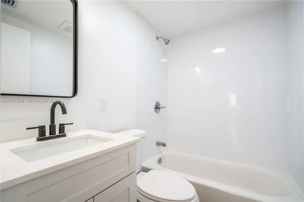 $2,550 | 725 81st Street, Unit 2, Miami Beach, FL 33141