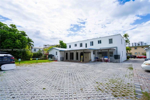 $2,550 | 725 81st Street, Unit 2, Miami Beach, FL 33141