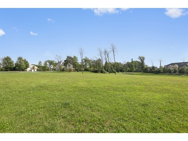 15 Deerpath Lane Oak Brook, IL 60523 - Photo 12 of 23