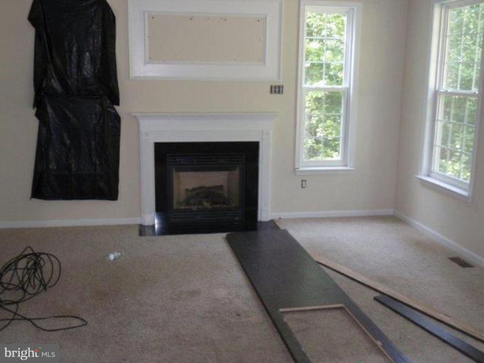 15251 Washington Mill Road King George, VA 22485 - Photo 2 of 6 Living Room