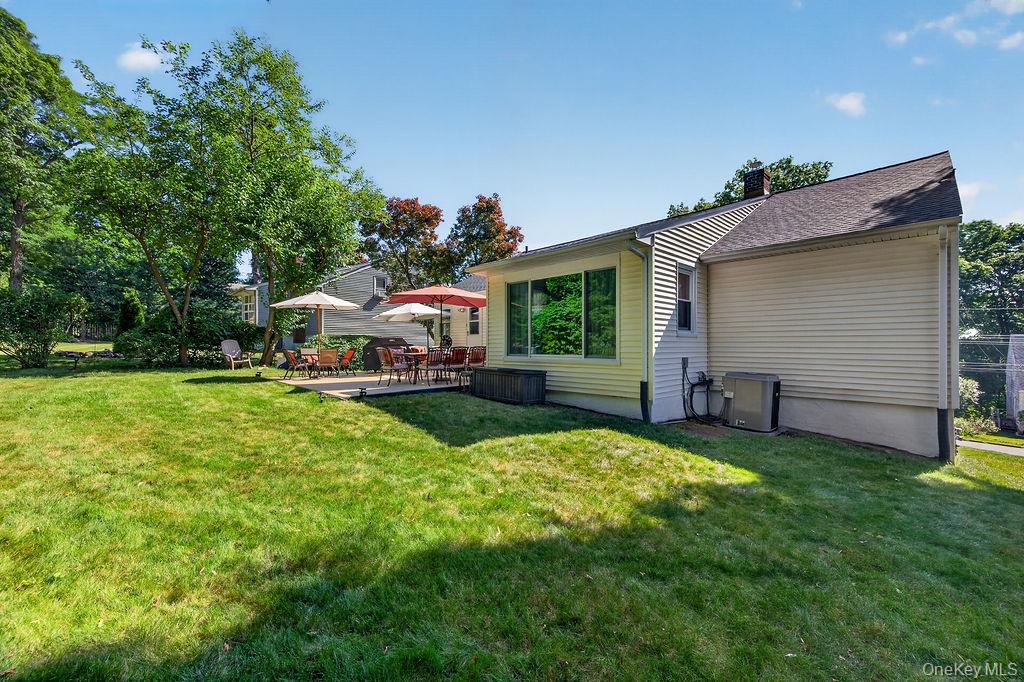 11 Oakridge Road White Plains, NY 10607 - Photo 30 of 34